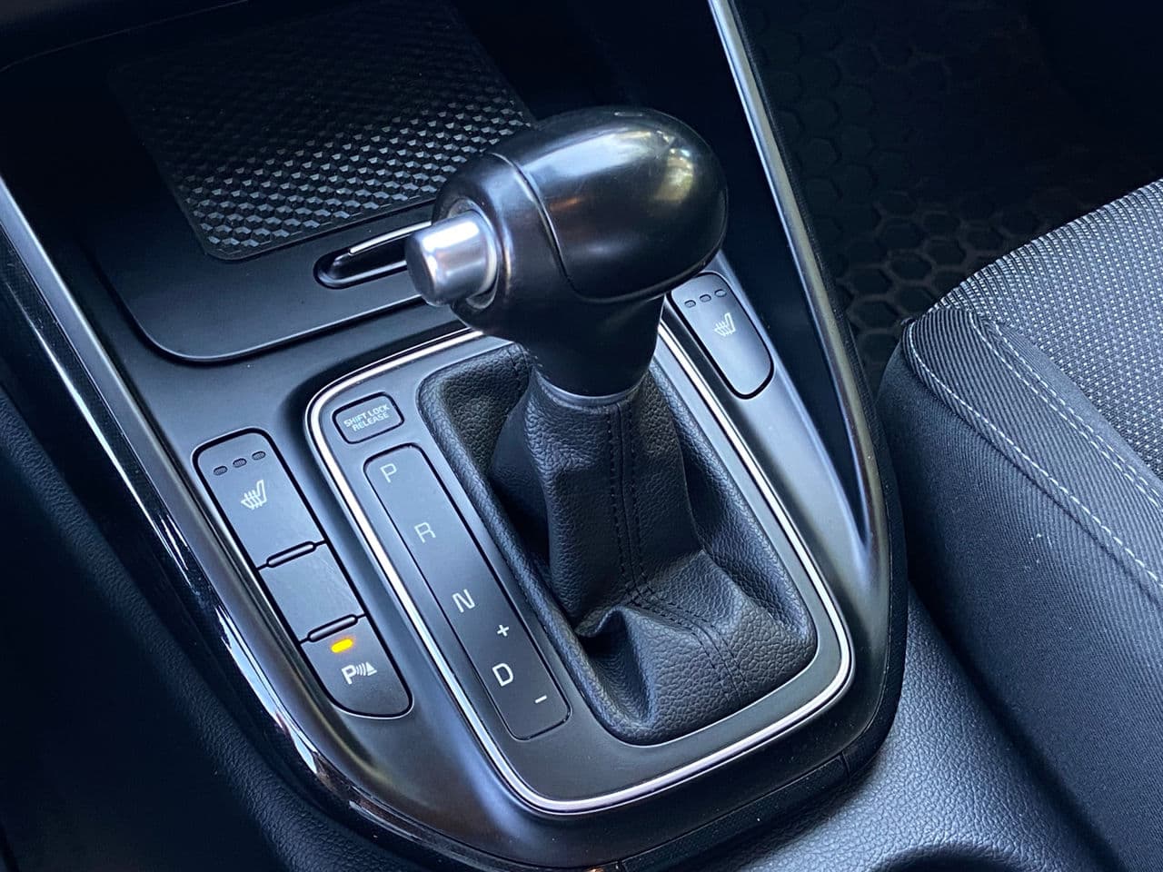 2016 Kia Carens — Miniatură 13
