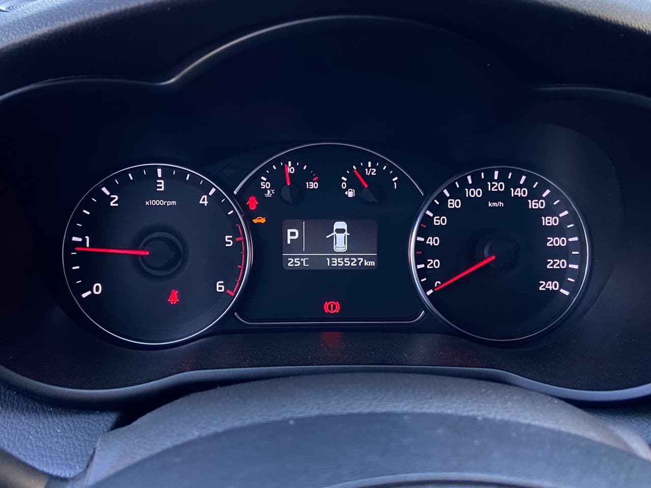 2016 Kia Carens — Miniatură 10
