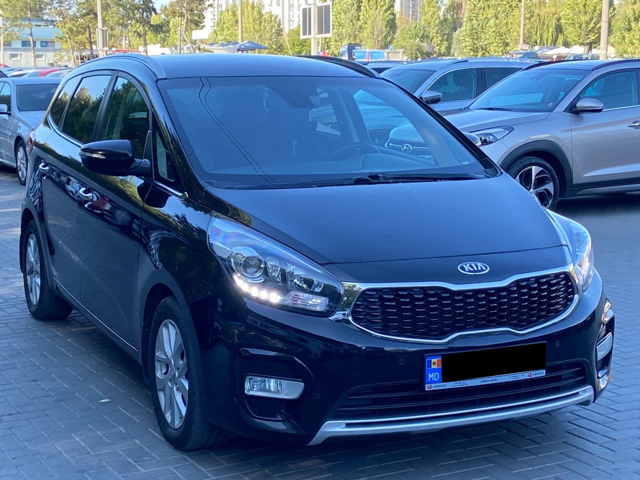 2016 Kia Carens — Miniatură 3
