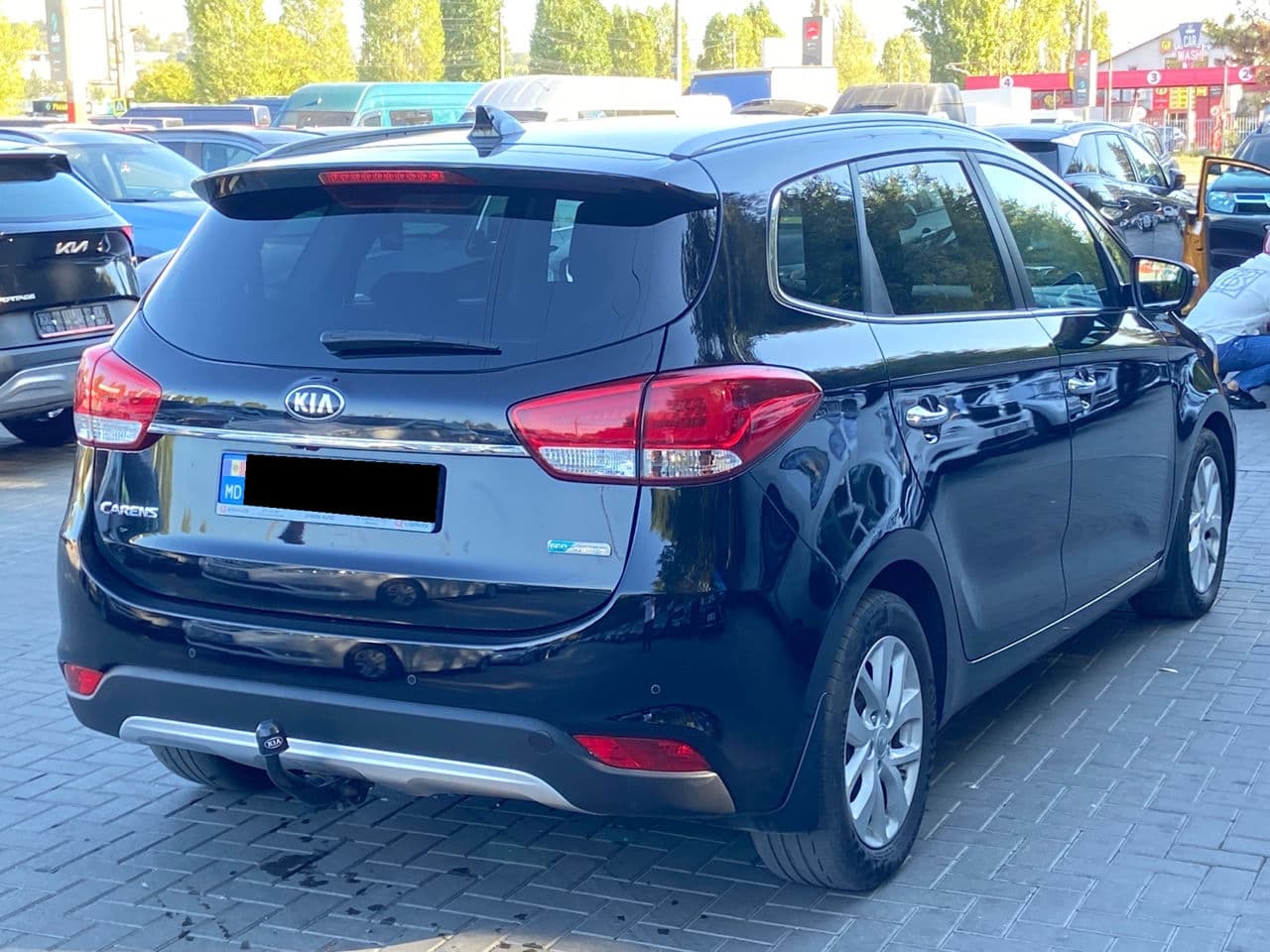 2016 Kia Carens — Miniatură 2