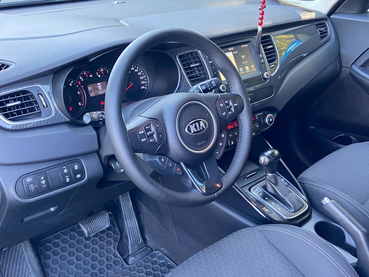 2016 Kia Carens — Miniatură 7