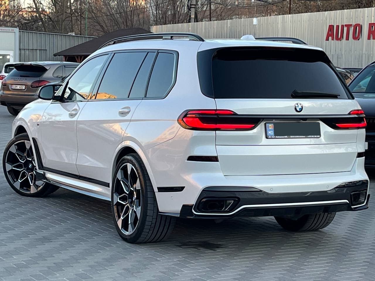 2023 BMW X7 4.0i — Miniatură 3