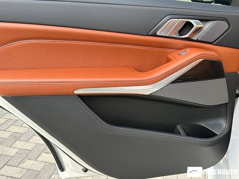 2023 BMW X7 4.0i — Miniatură 21