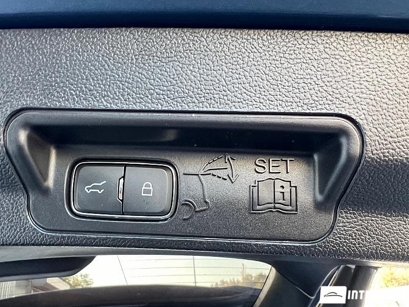 2020 Ford Explorer — Miniatură 21