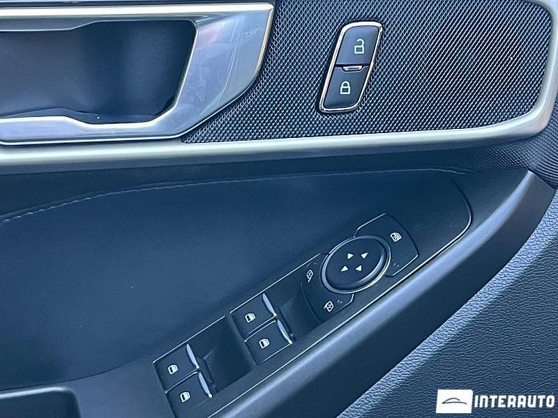 2020 Ford Explorer — Miniatură 16