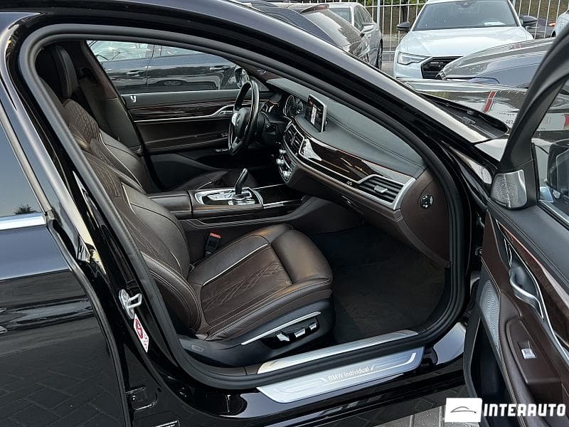 2016 BMW 740 — Miniatură 9