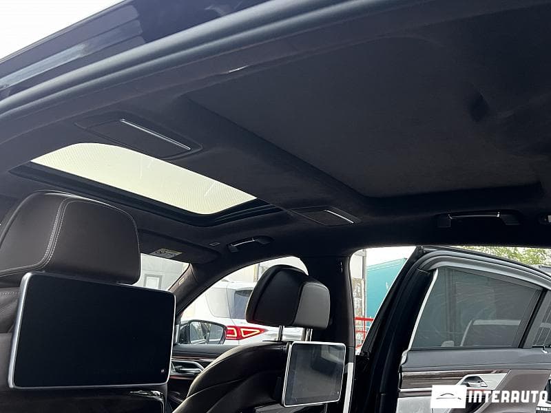 2016 BMW 740 — Miniatură 12