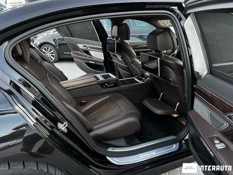 2016 BMW 740 — Miniatură 10