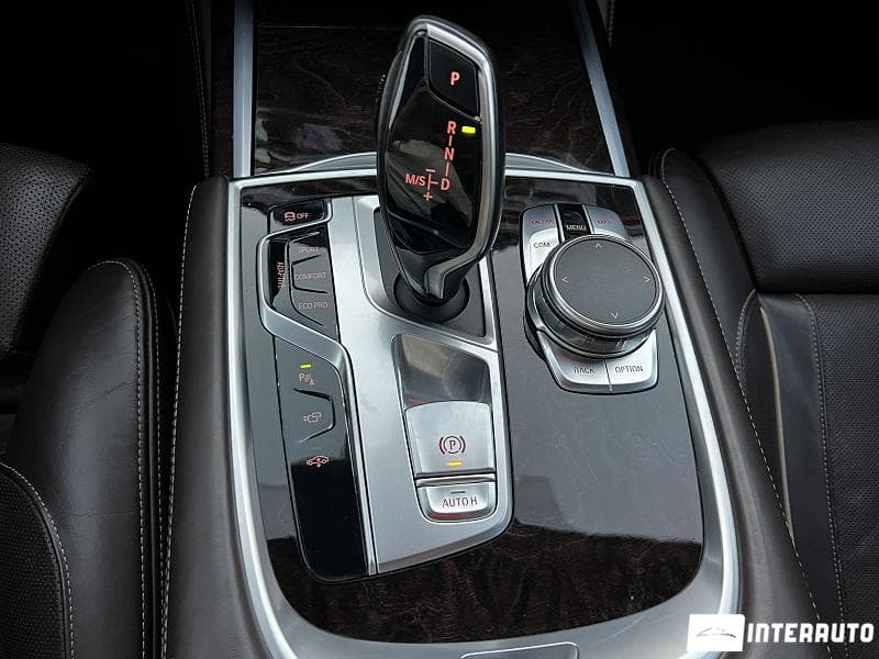 2016 BMW 740 — Miniatură 20