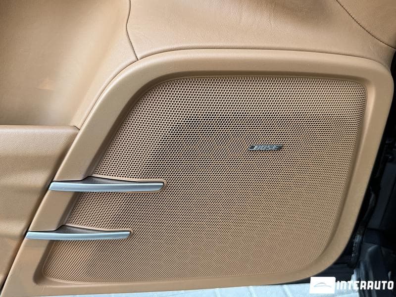 2015 Porsche Cayenne S — Miniatură 23