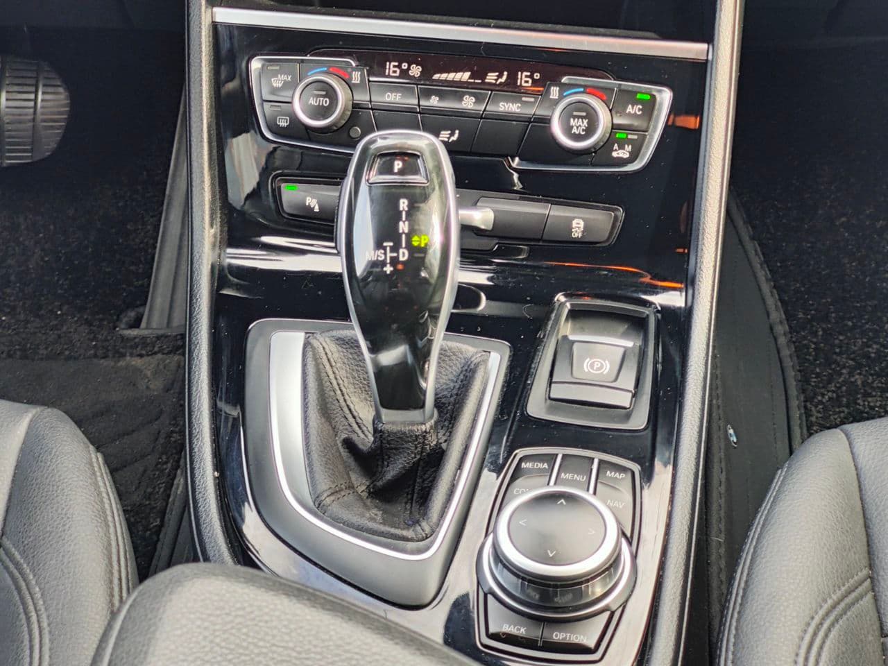 BMW 216d 2018 — Миниатюра 13