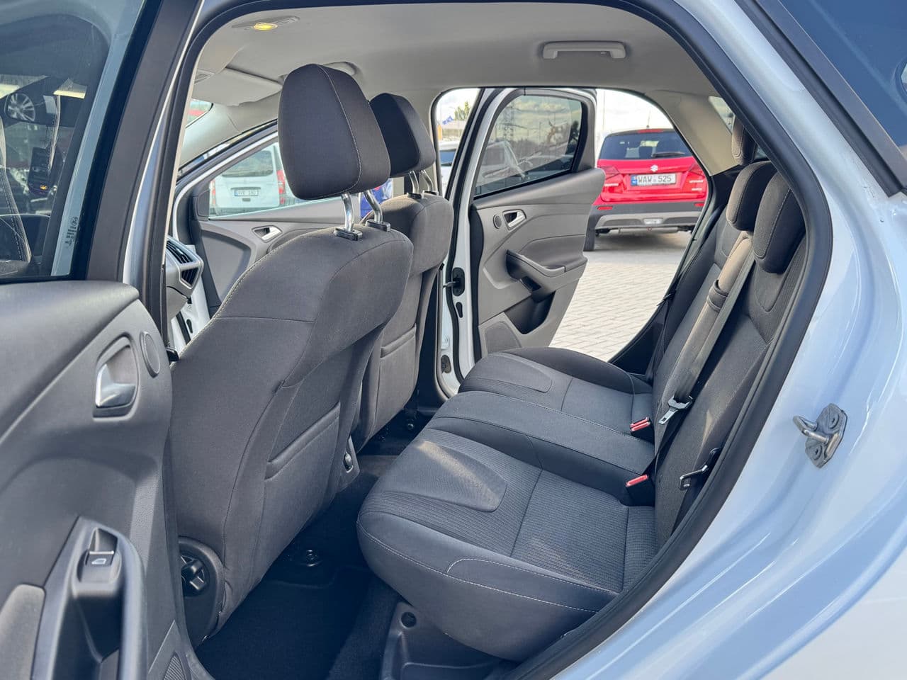2012 Ford Focus — Miniatură 12