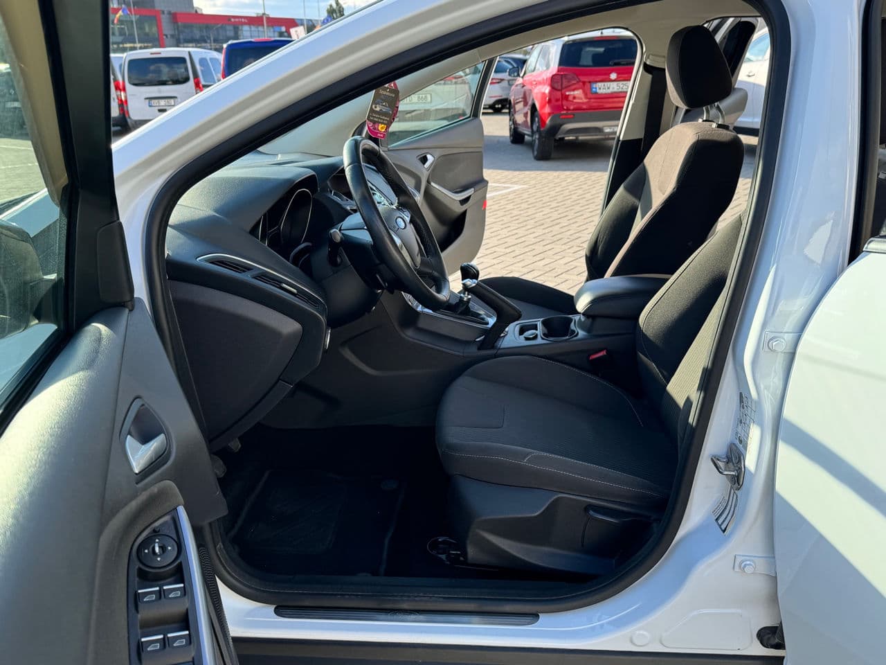 2012 Ford Focus — Miniatură 5