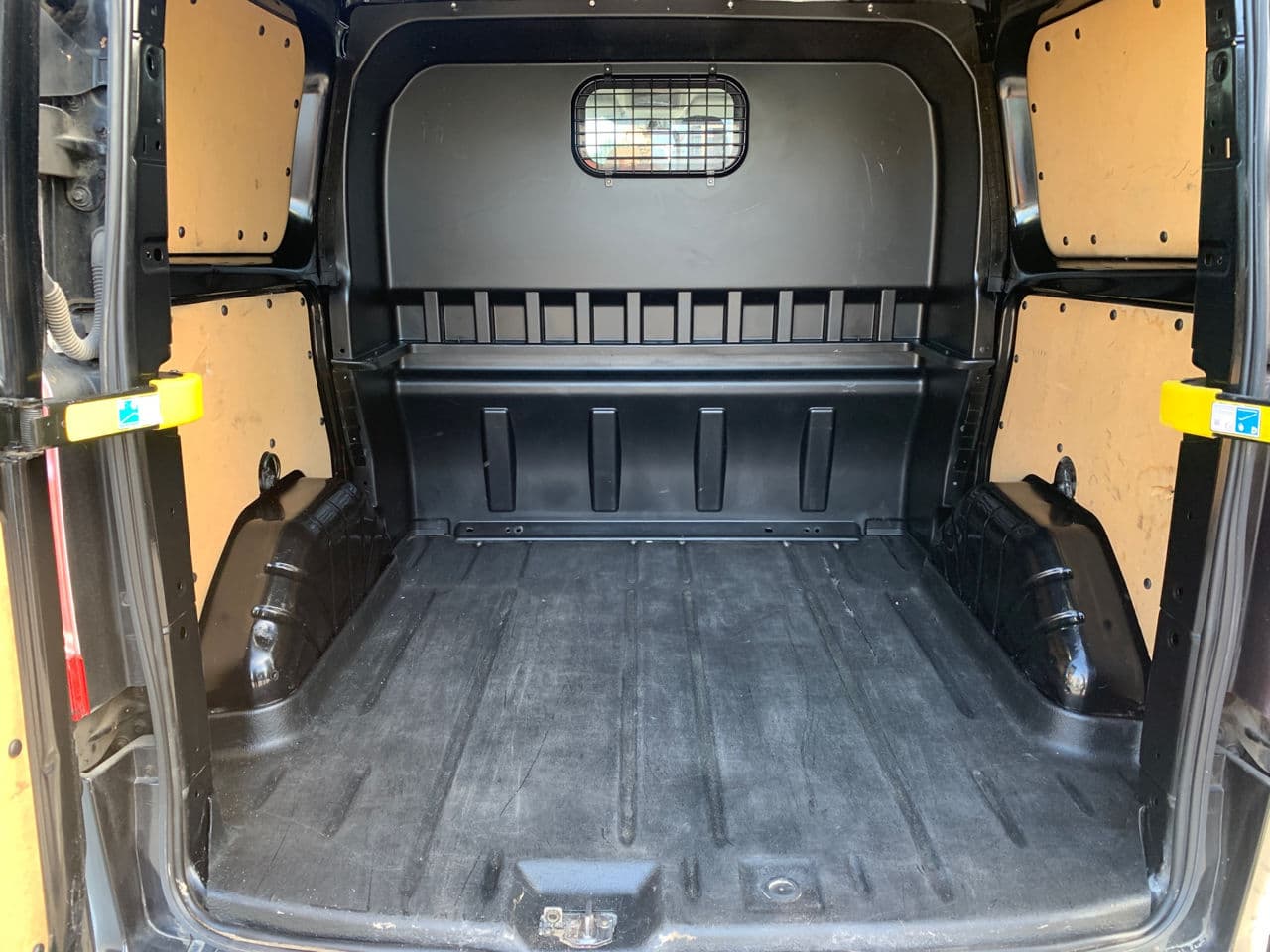2013 Ford Transit — Miniatură 13