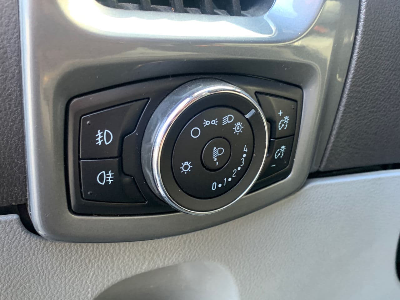 2013 Ford Transit — Miniatură 8
