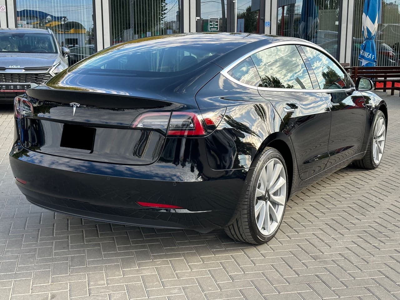 2019 Tesla Model 3 — Miniatură 3