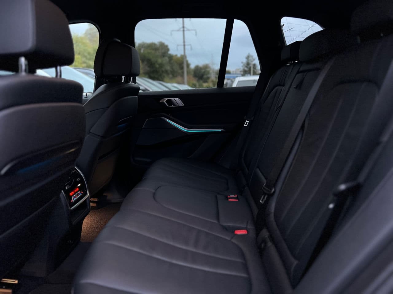 BMW X5 4.0i 2018 — Миниатюра 26