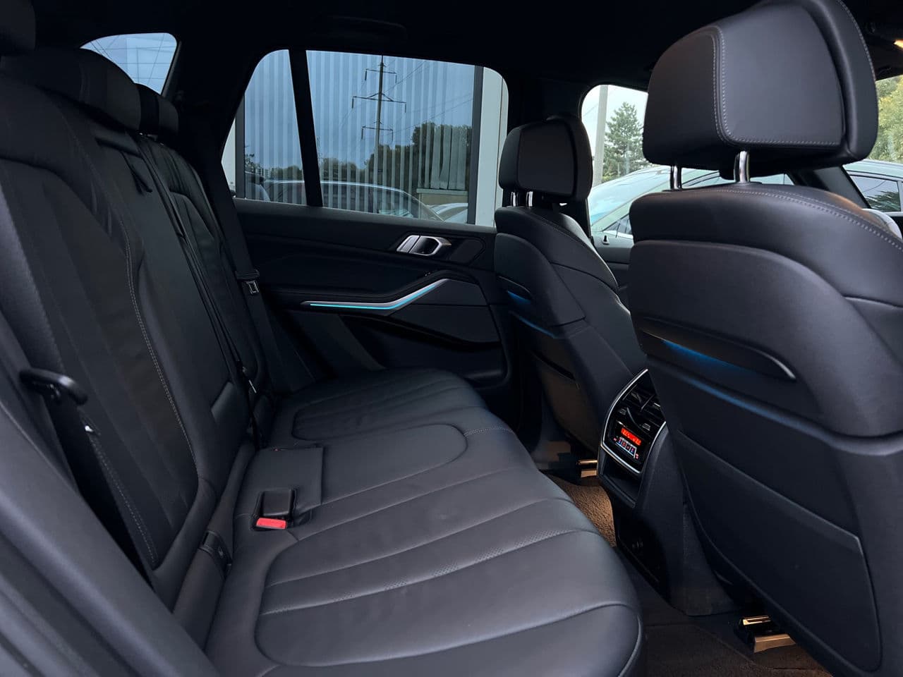 BMW X5 4.0i 2018 — Миниатюра 23