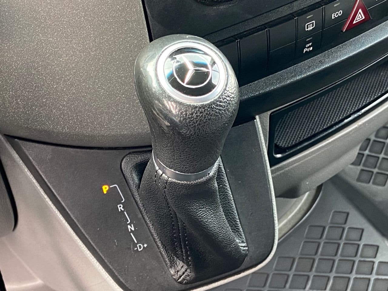 2015 Mercedes Sprinter — Miniatură 12