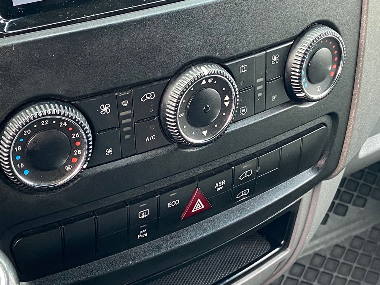 2015 Mercedes Sprinter — Miniatură 11