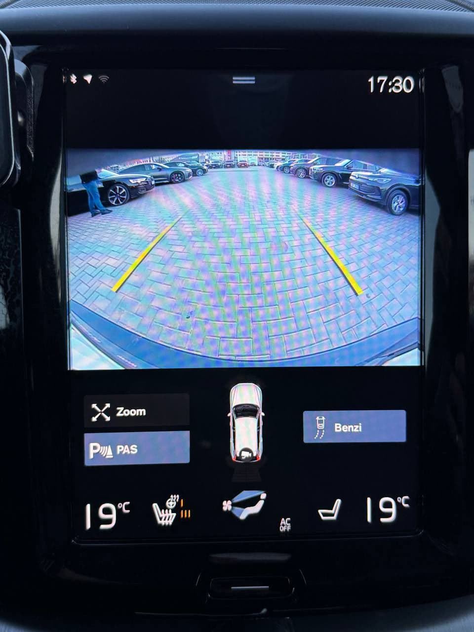 Volvo XC 60 2018 — Миниатюра 17