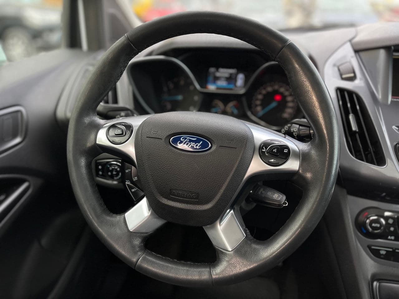Ford Tourneo Connect 2015 — Миниатюра 10