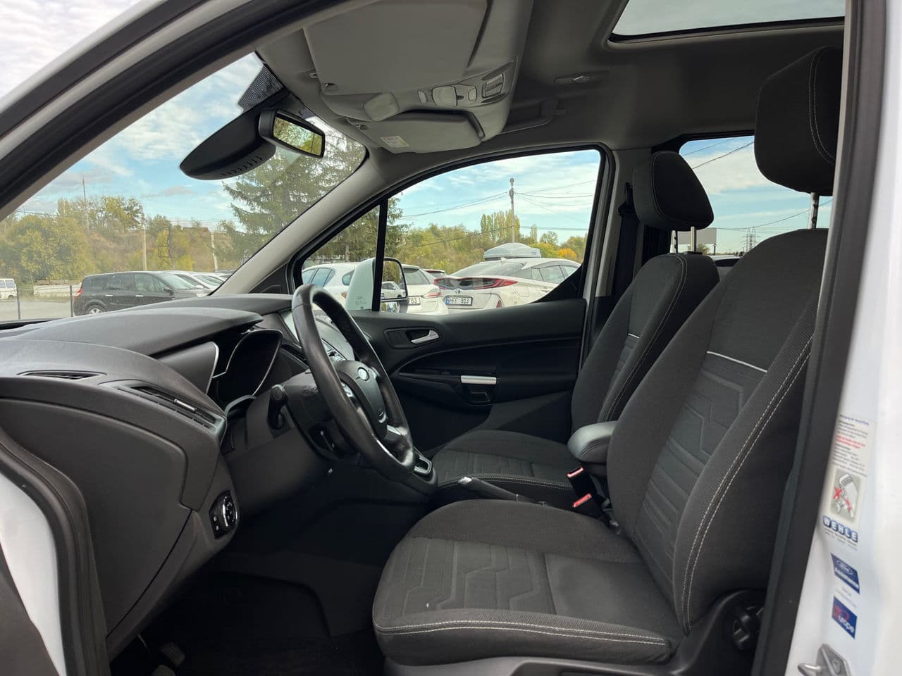Ford Tourneo Connect 2015 — Миниатюра 5