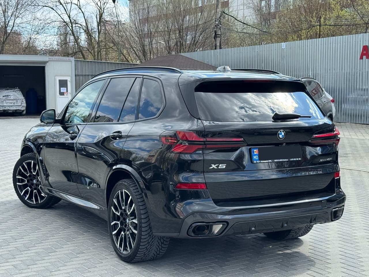 BMW X5 4.0i 2023 — Миниатюра 4