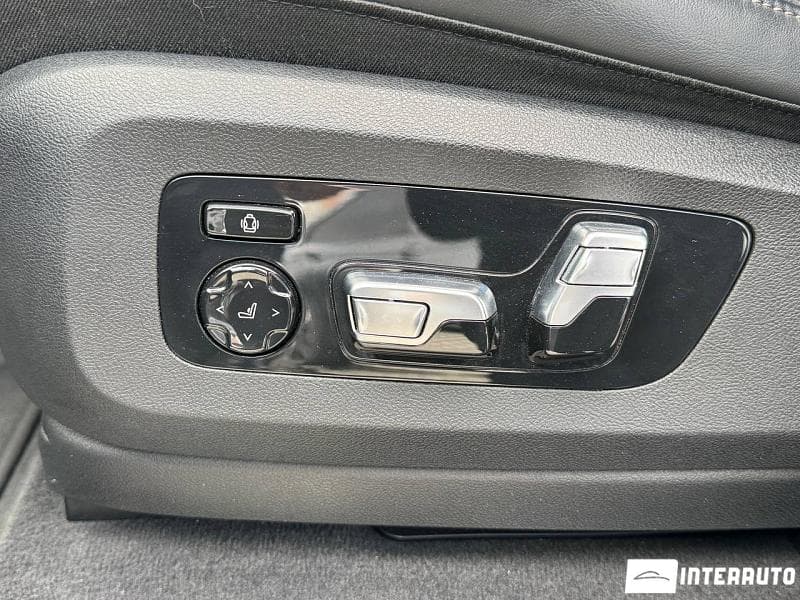 BMW X5 4.0i 2023 — Миниатюра 17