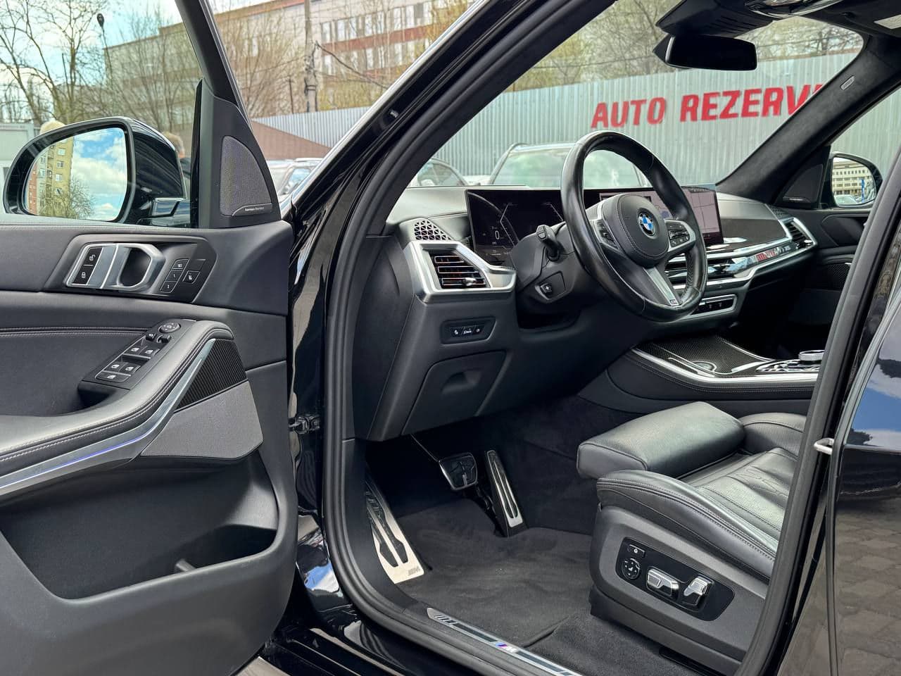 BMW X5 4.0i 2023 — Миниатюра 7