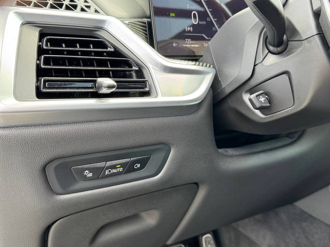 BMW X5 4.0i 2023 — Миниатюра 16