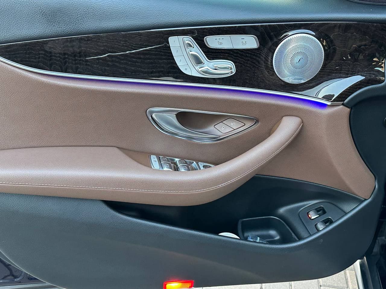 2017 Mercedes E 220 — Miniatură 5
