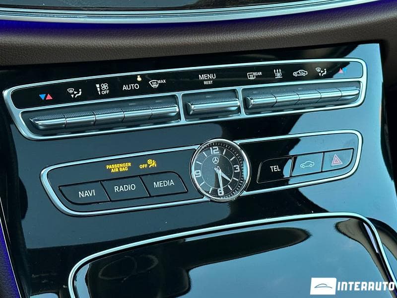 2017 Mercedes E 220 — Miniatură 19