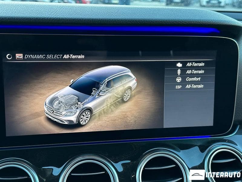 2017 Mercedes E 220 — Miniatură 14