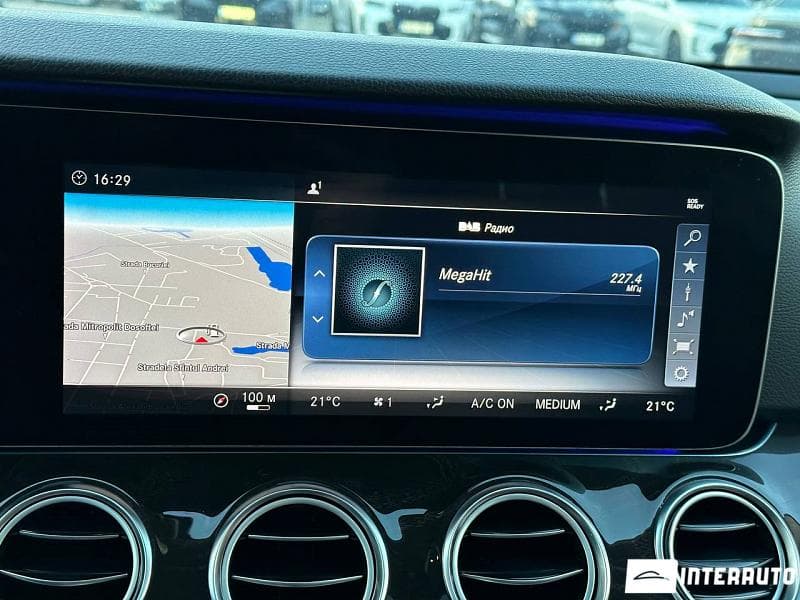 2017 Mercedes E 220 — Miniatură 13