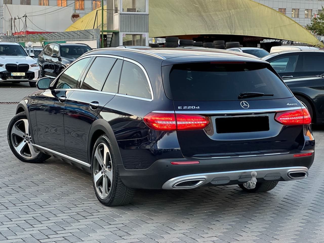 2017 Mercedes E 220 — Miniatură 2