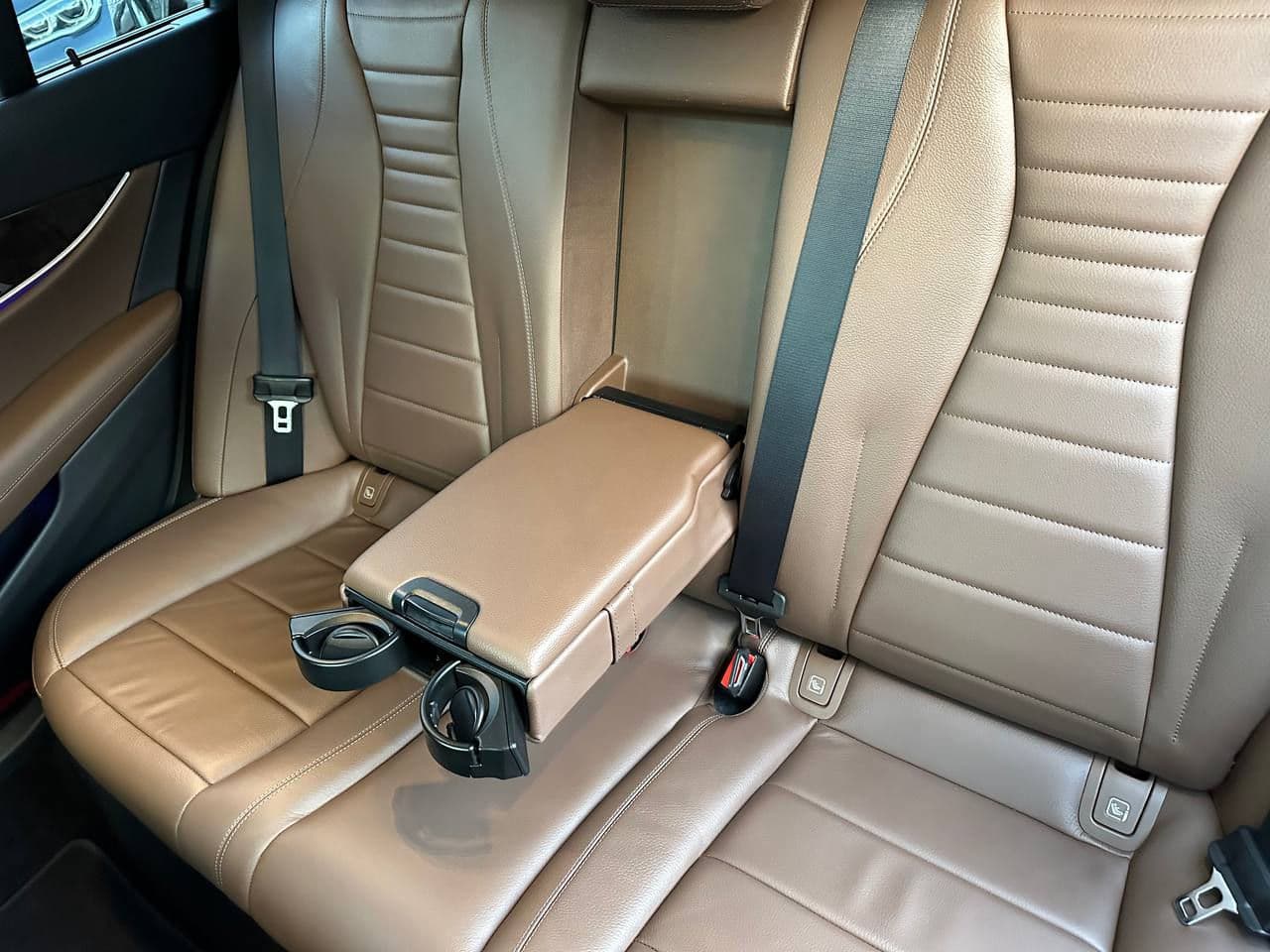 2017 Mercedes E 220 — Miniatură 25