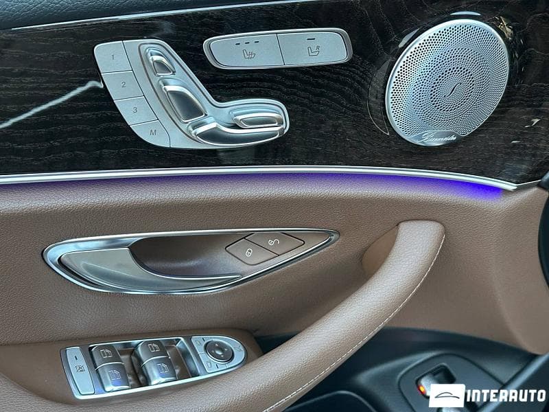 2017 Mercedes E 220 — Miniatură 6