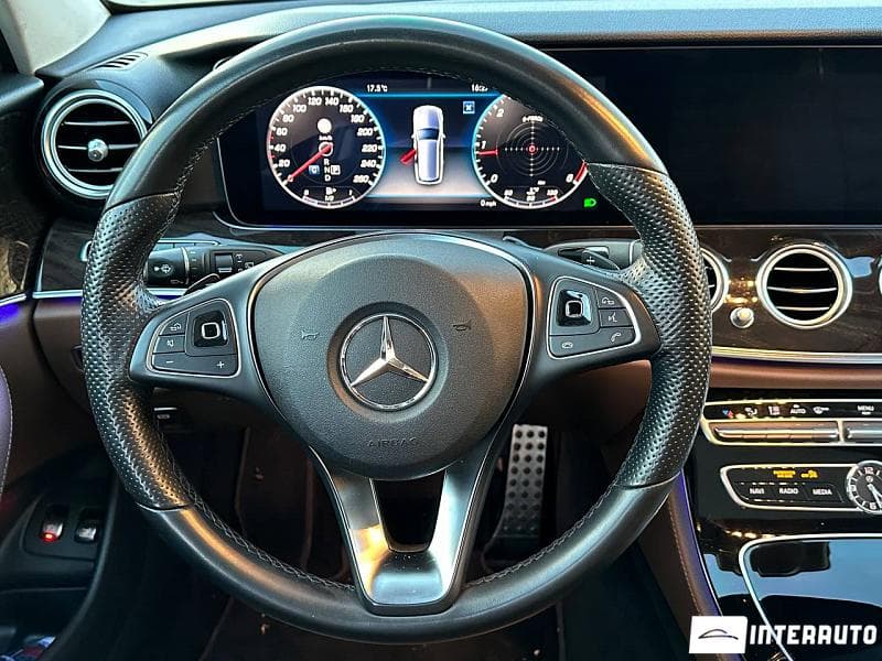 2017 Mercedes E 220 — Miniatură 9