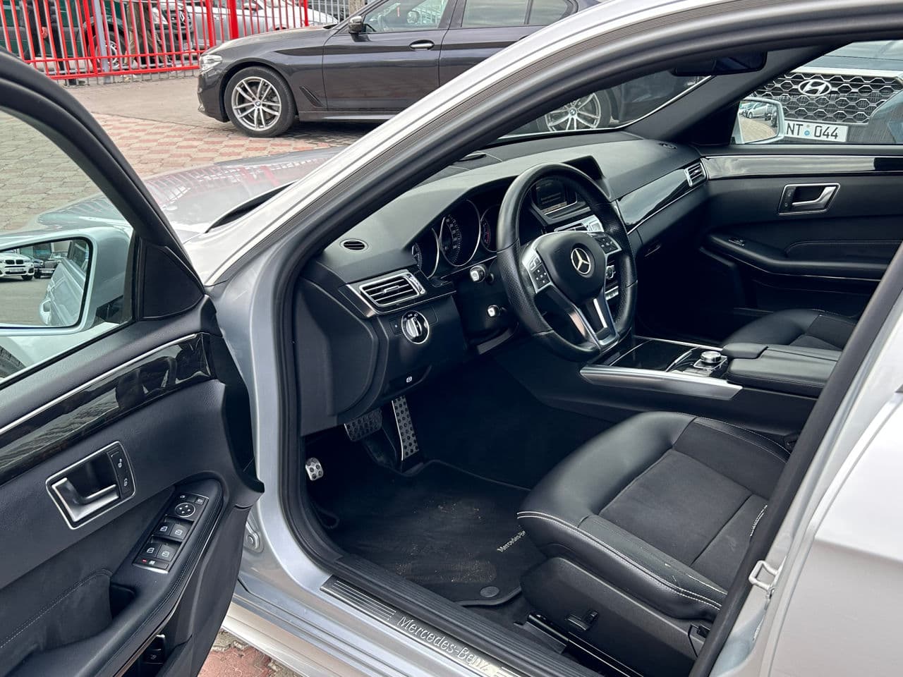 2013 Mercedes E 200 — Miniatură 5