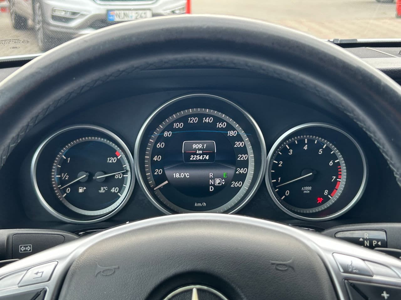 2013 Mercedes E 200 — Miniatură 12