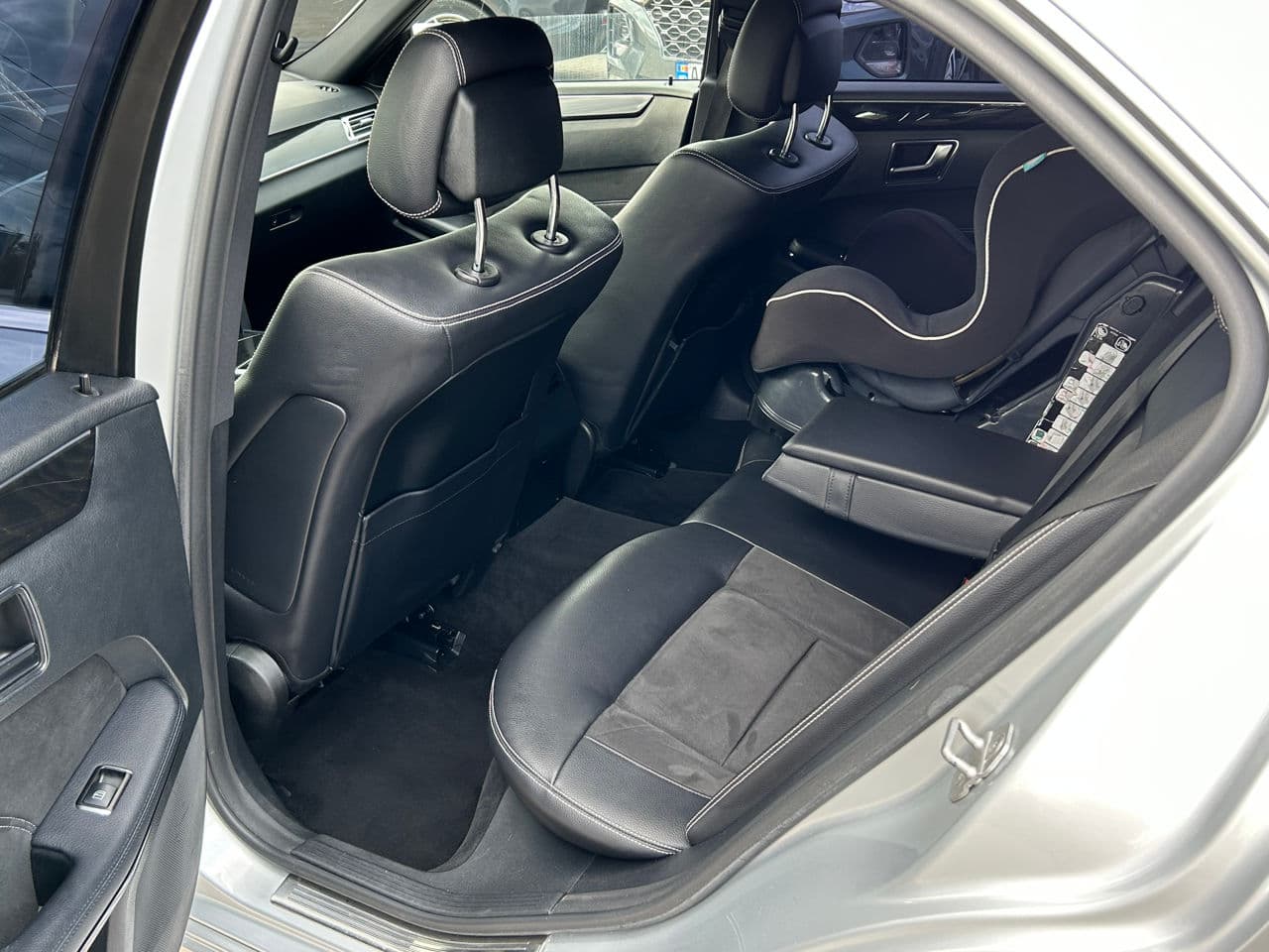 2013 Mercedes E 200 — Miniatură 16