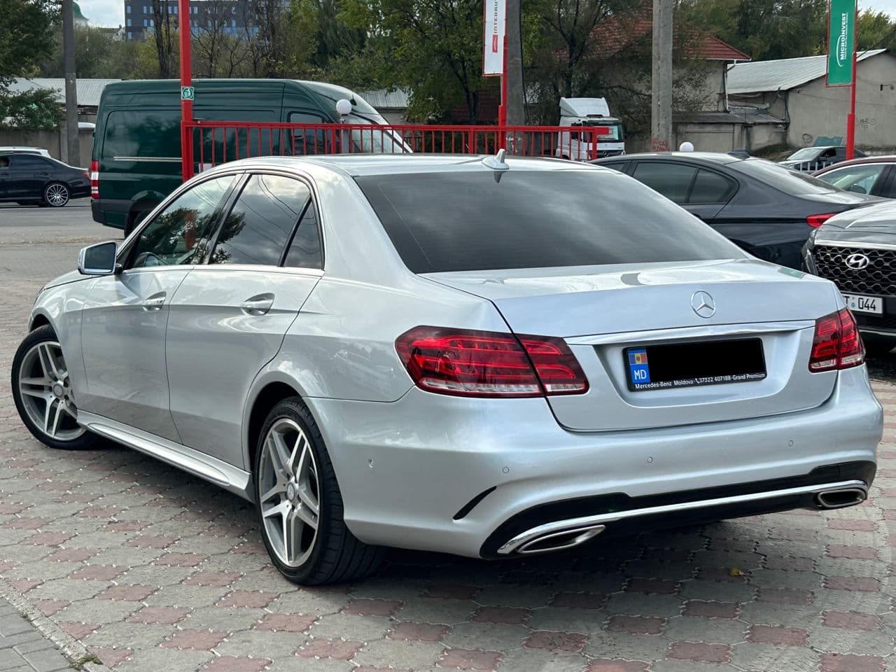 2013 Mercedes E 200 — Miniatură 2
