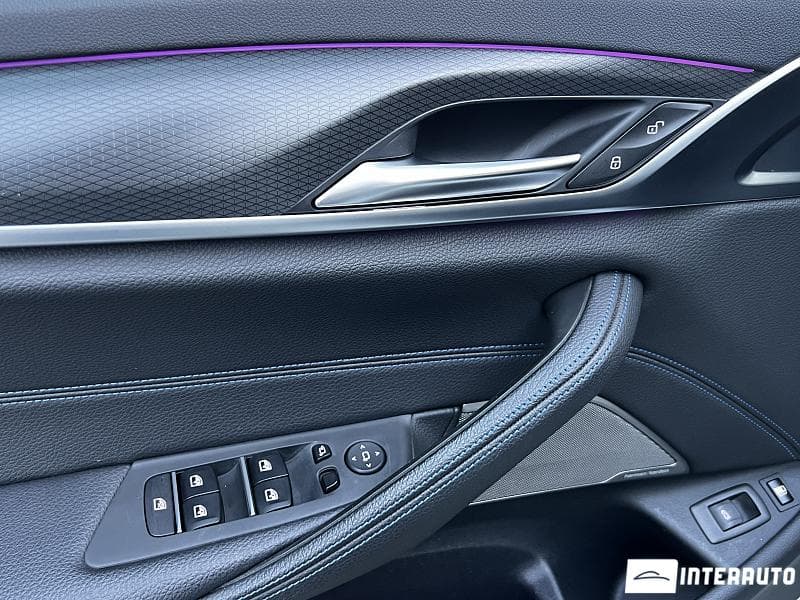2021 BMW 545e — Miniatură 13