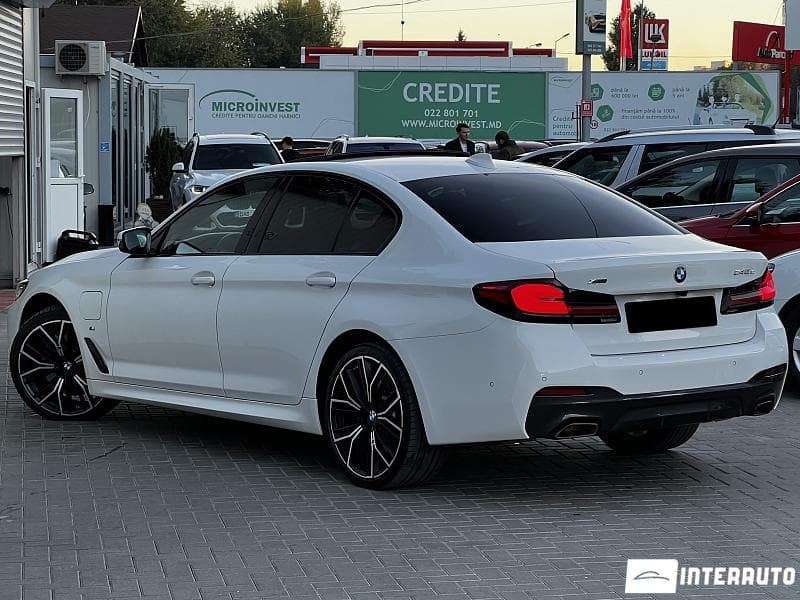 2021 BMW 545e — Miniatură 2