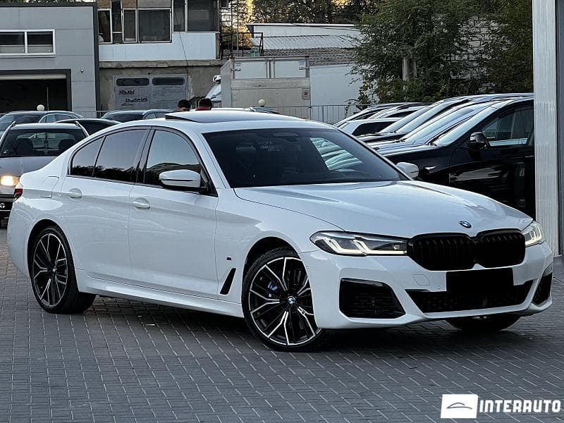 2021 BMW 545e — Miniatură 4