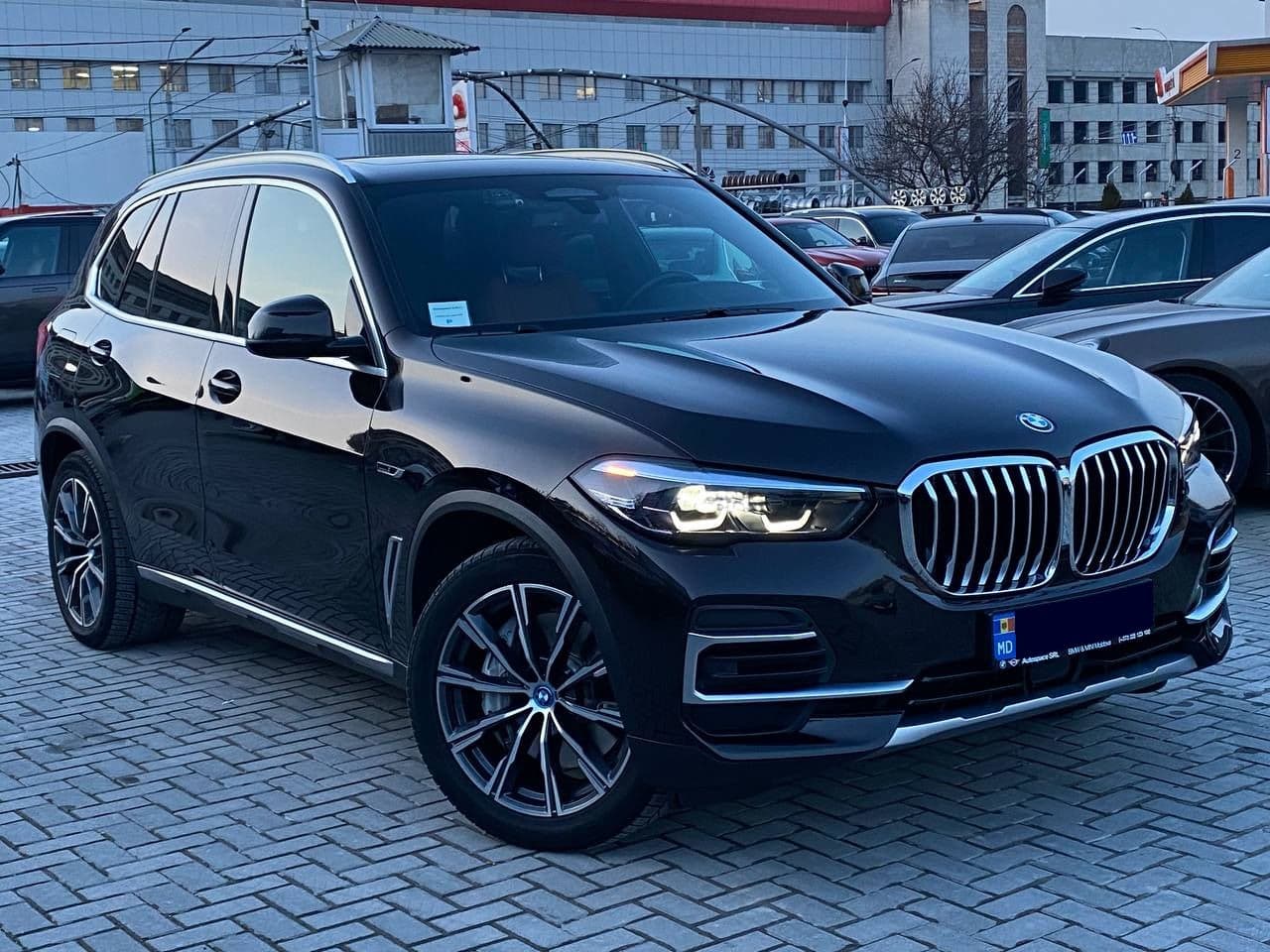 2021 BMW X5 4.5e — Miniatură 3