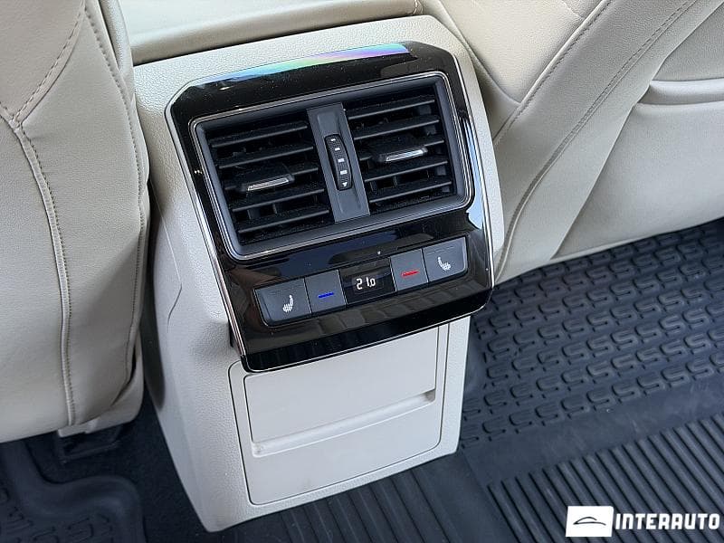 2017 Skoda Superb — Miniatură 18