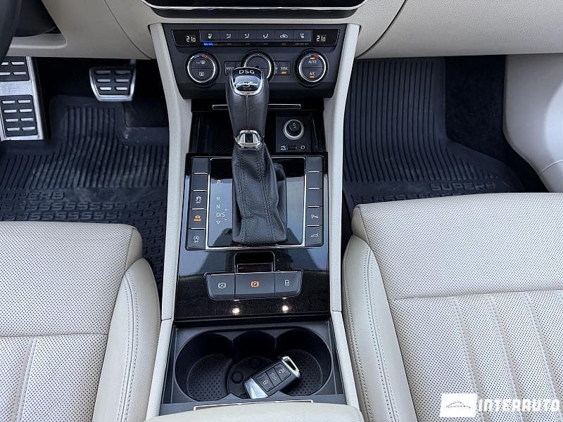 2017 Skoda Superb — Miniatură 15