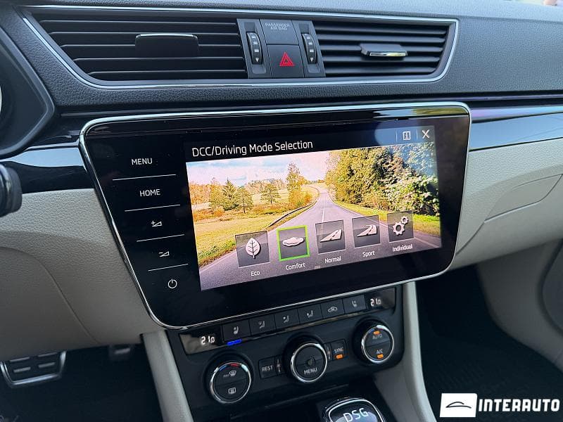 2017 Skoda Superb — Miniatură 12